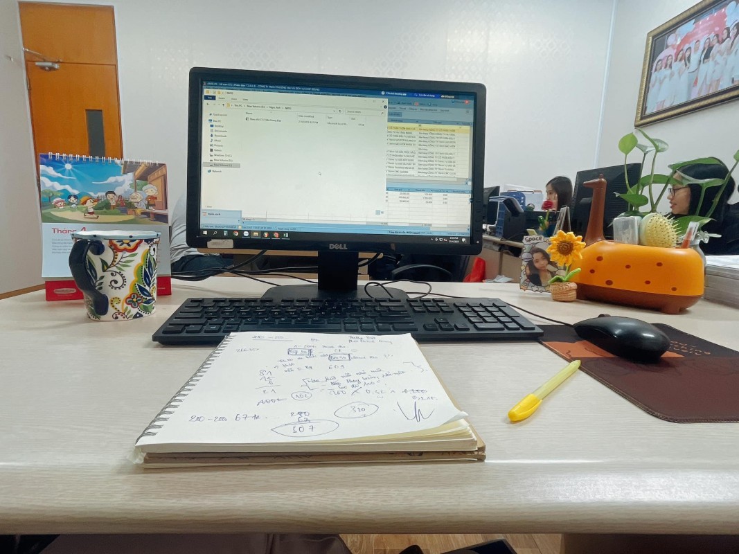 góc làm việc kế toán 9